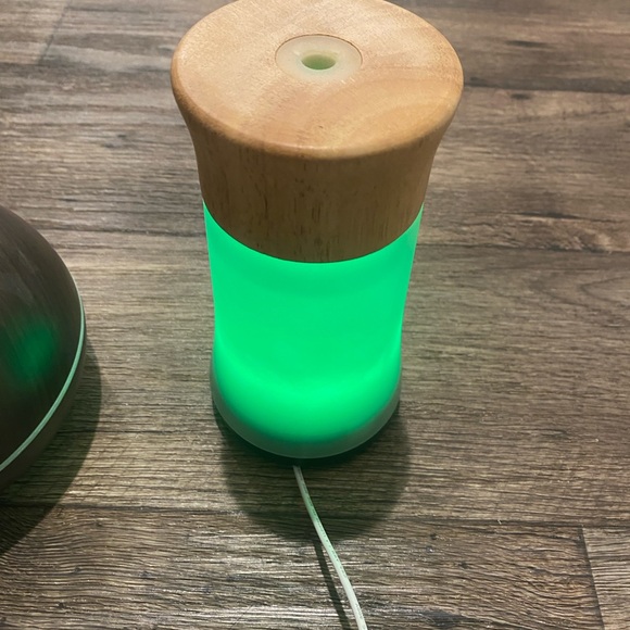 2 Diffusers & Power Cord - Picture 7 of 10